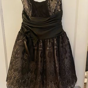 Jessica McClintock Lace and Satin formal dress, Size 8.